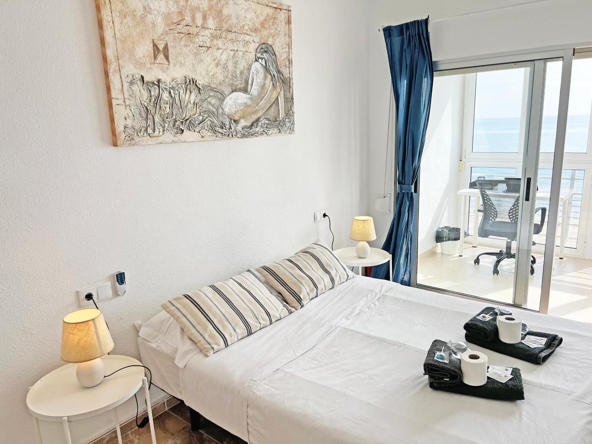Atico Frente Al Mar 2 Terrazas Barbacoa Y Parking Sujeto A Disponibilidad Apartment El Campello Exterior photo