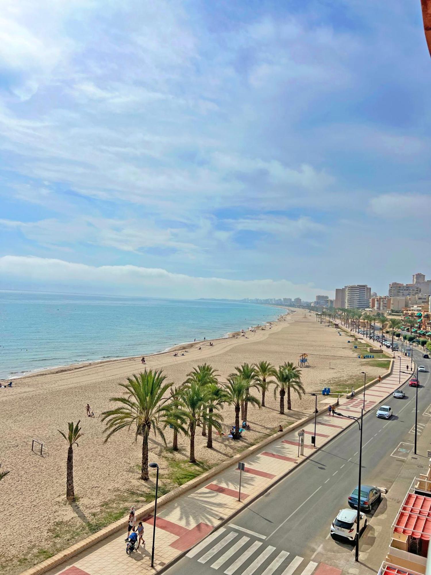 Atico Frente Al Mar 2 Terrazas Barbacoa Y Parking Sujeto A Disponibilidad Apartment El Campello Exterior photo
